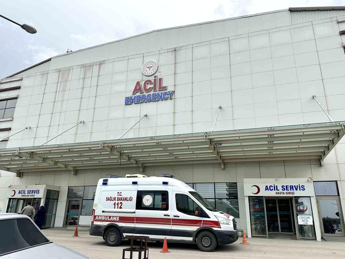 Özel halk otobüsünün altına giren motosiklet sürücüsü hayatını kaybetti