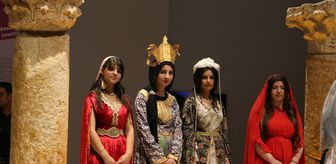 Şanlıurfa'da öğrencilerden 'Osmanlı kıyafetleri' defilesi
