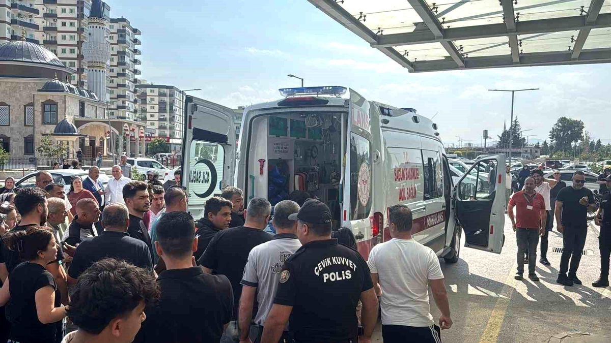Silahlı saldırgan 4 kişiyi öldürdü, 8 kişiyi de yaraladı