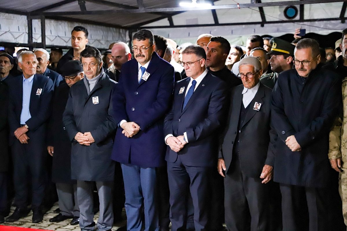 Şehit polis memuru Emrah Koç Van'da son yolculuğuna uğurlandı