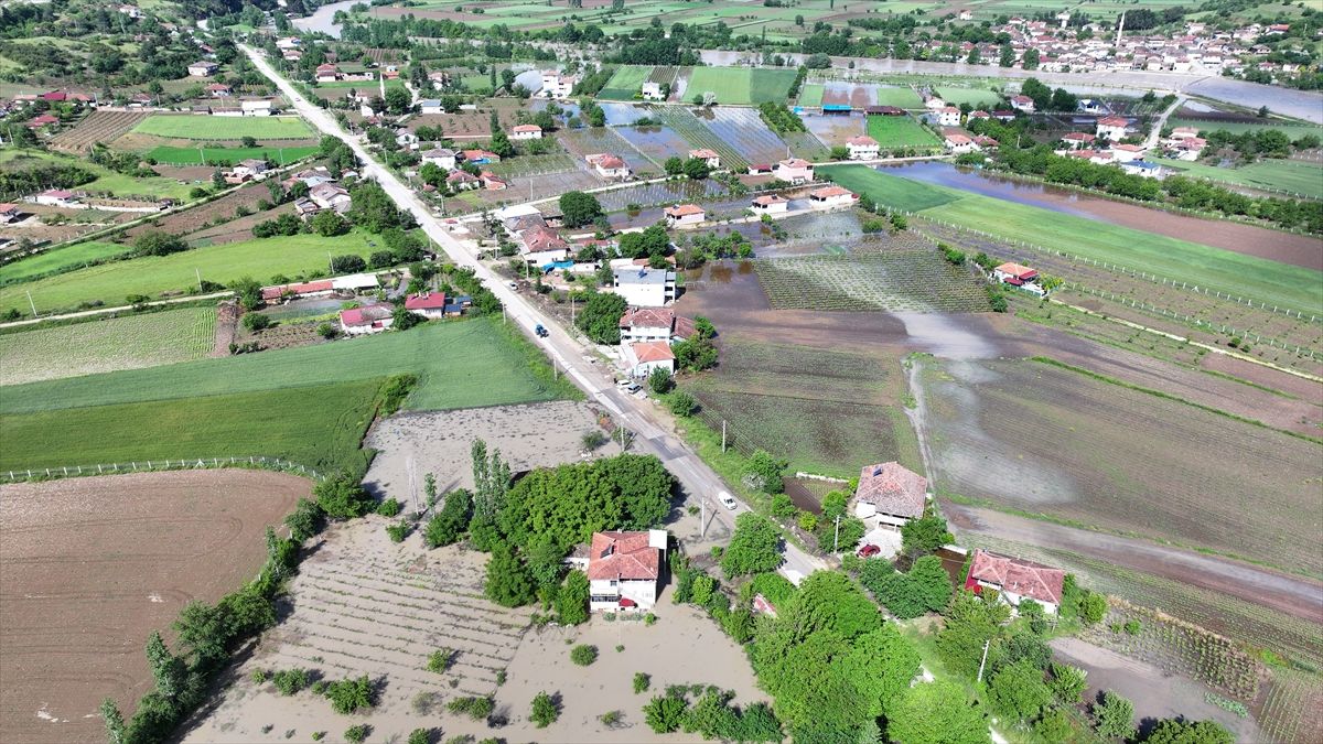 Tokat'ın Erbaa ilçesinde taşkın riski nedeniyle 70 ev boşaltıldı