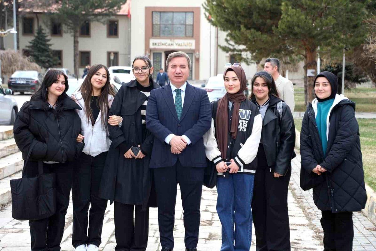 Vali Aydoğdu'dan gençlere umut dolu mesaj