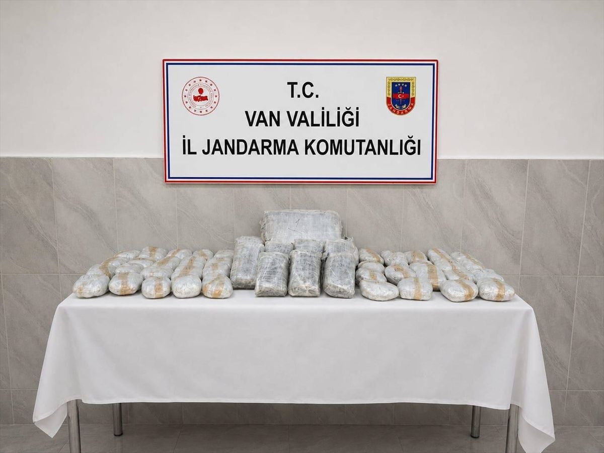 Van'da 42 kilo 463 gram uyuşturucu ele geçirildi