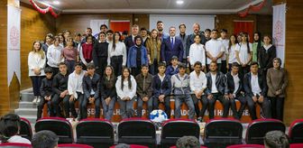 Vanlı akademisyen okulları dolaşarak öğrencileri yapay zeka konusunda bilinçlendiriyor