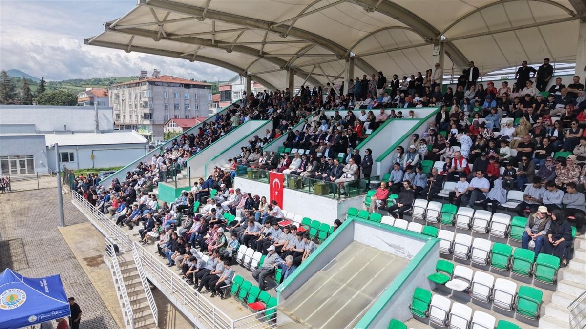 Alaçam'da 19 Mayıs Coşkusu: Öğrenci Gösterileri ve Resmi Törenle Kutlandı