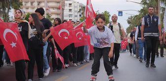 Adana ve Mersin'de 19 Mayıs coşkusu bayraklı yürüyüşle kutlandı