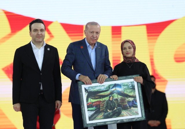 ak partiden eser yenenler ve g 19860899 1598 1 m
