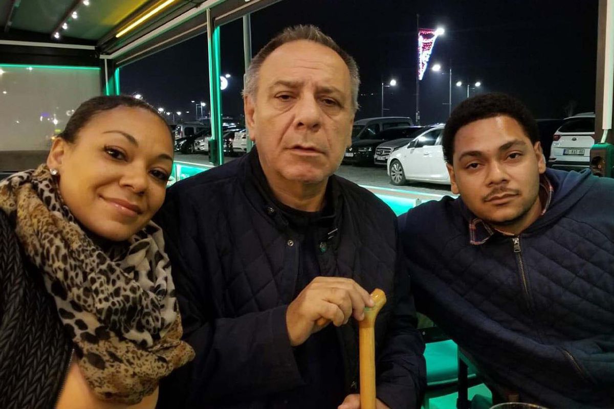 Annelerinin yıllarca sakladığı gerçek ortaya çıktı: Amerikalı kardeşler İzmirli iş insanının çocukları