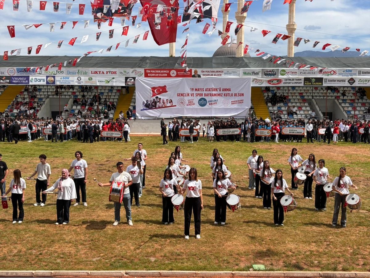 Antalya'da 19 Mayıs Coşkusu: 7 İlçede Renkli Kutlamalar