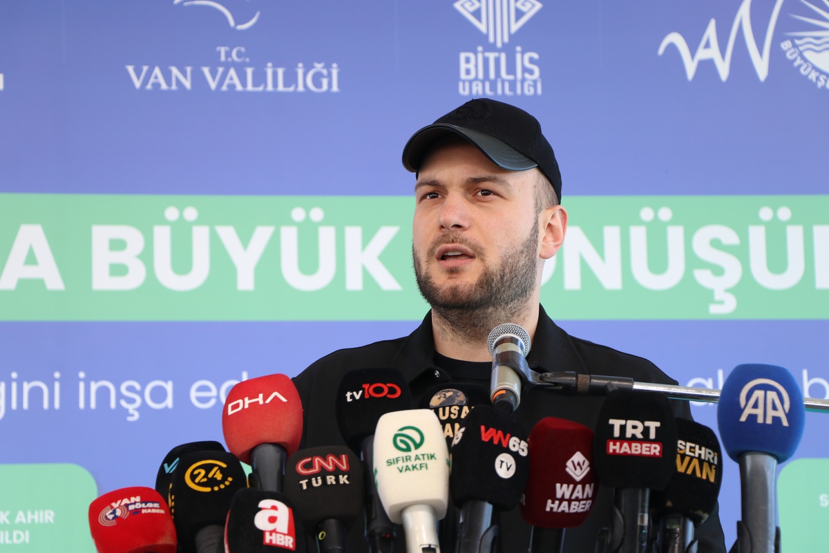 Bakan Yard mc s Demiralp Van G l K y eridi 2 Milyon Metrek p 