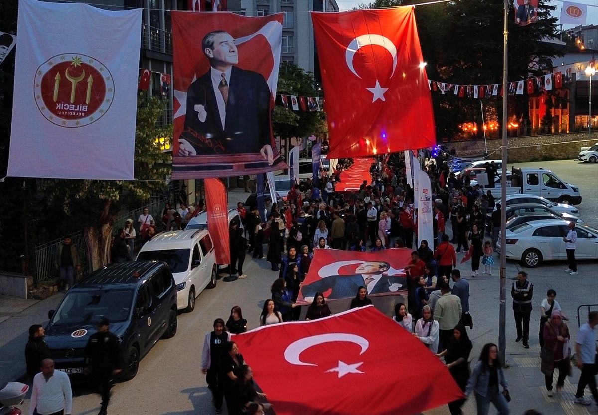 Bilecik'te Gençlik Haftası yürüyüşü