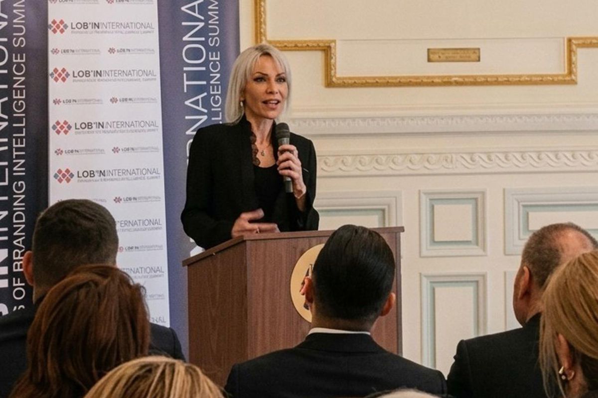 Dilbilimci Derya Şahin'e Londra'da uluslararası başarı ödülü
