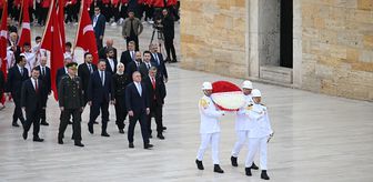 Bakan Bak ve Gençler 19 Mayıs’ta Anıtkabir’de