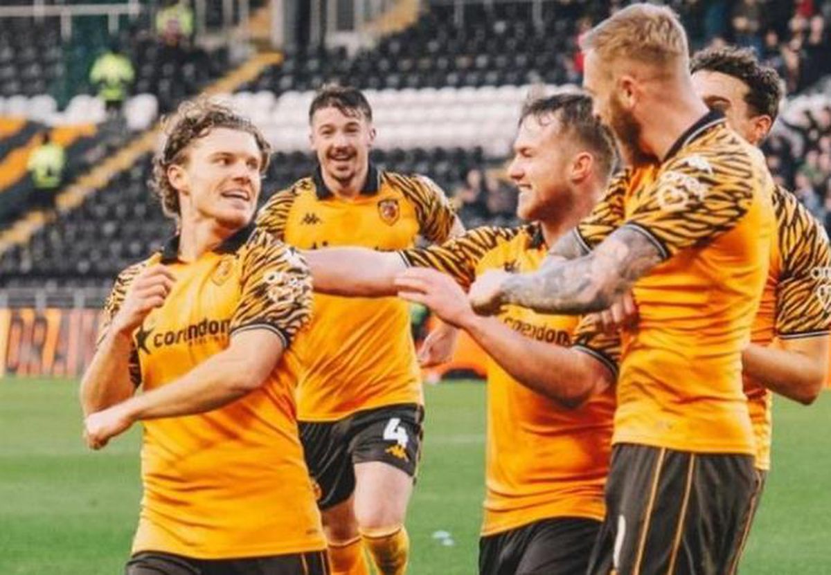 Hull City Premier Lig'e çıktı mı?