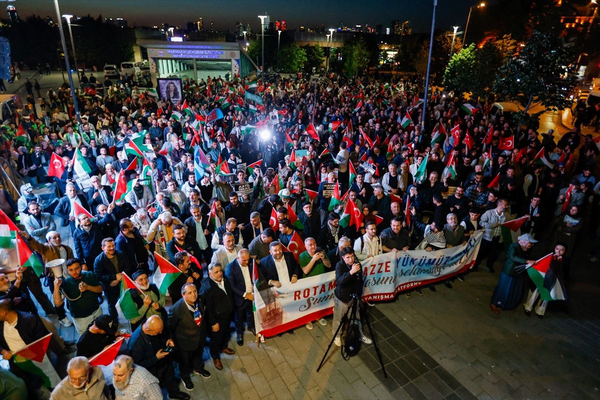 İHH Üsküdar'da Gazze'ye destek eylemi düzenledi