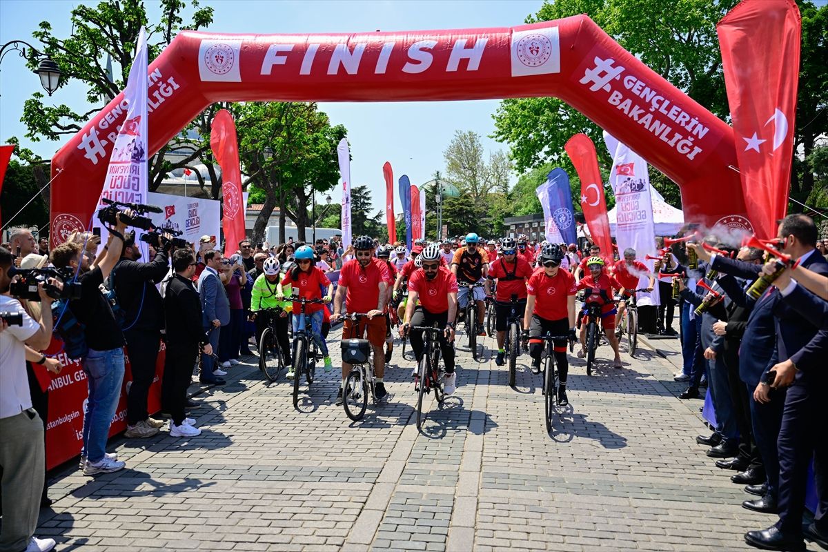 İstanbul'da 19 Mayıs Bisiklet Turu Coşkusu