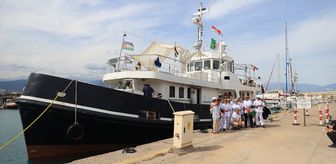 Gazze'ye Yardım Götüren 'Family' Teknesi Finike'de Marinaya Yanaştı