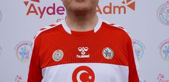 Muğla'da 'Şöhretler ve Gençler Karması Futbol Müsabakası' yapıldı