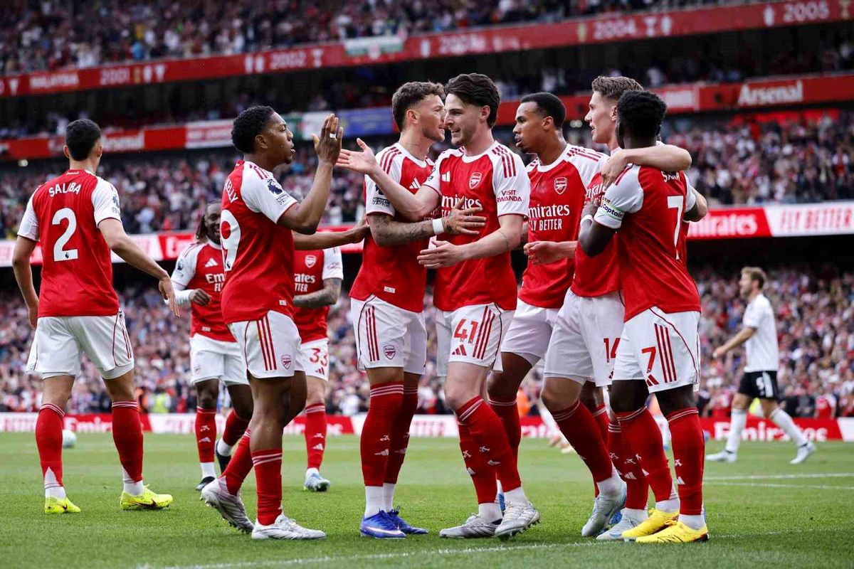 Premier Lig'de 22 yıl aradan sonra şampiyon Arsenal