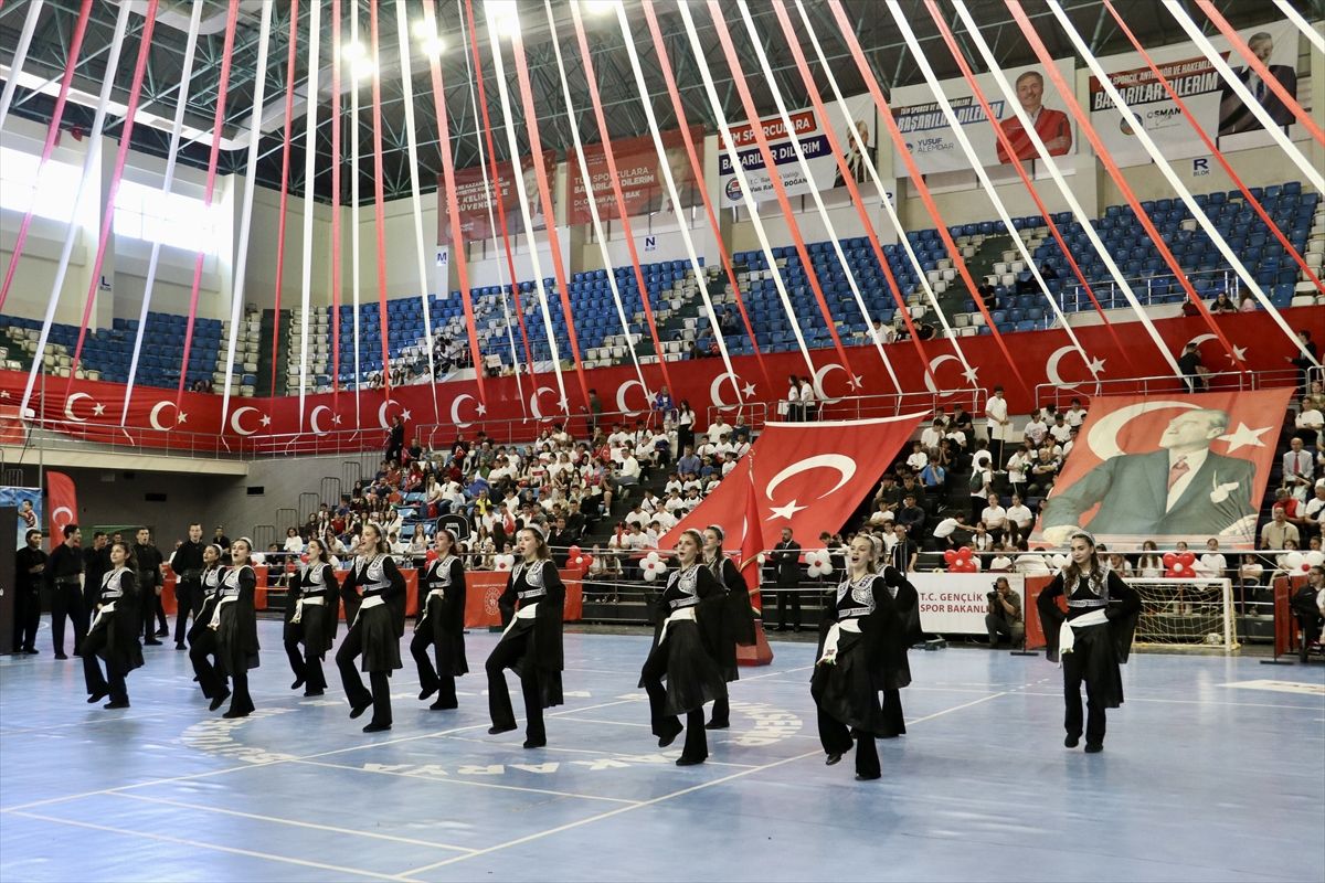 19 Mayıs coşkusu Sakarya ve çevre illerde törenlerle kutlandı