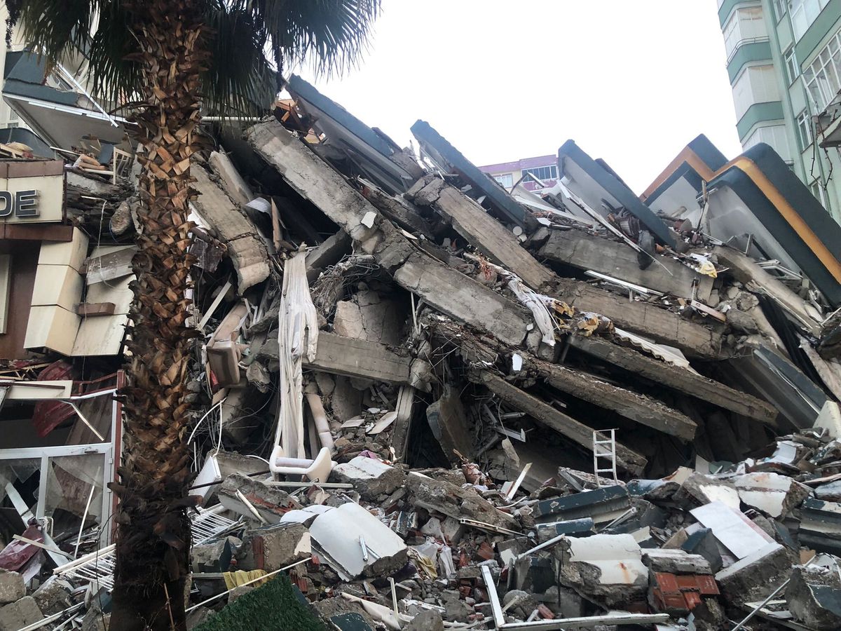 19 kişinin öldüğü Fazilet Apartmanı davasında ek rapor alınacak