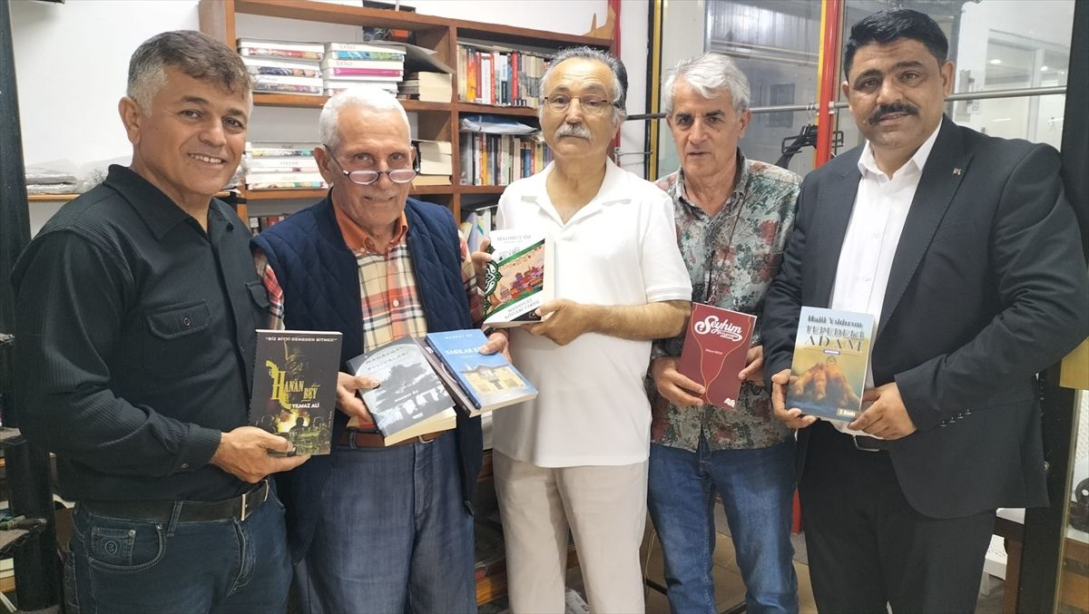 Antalya'da Manavgatlı 83 yaşındaki terzi ömrünü okumaya adadı