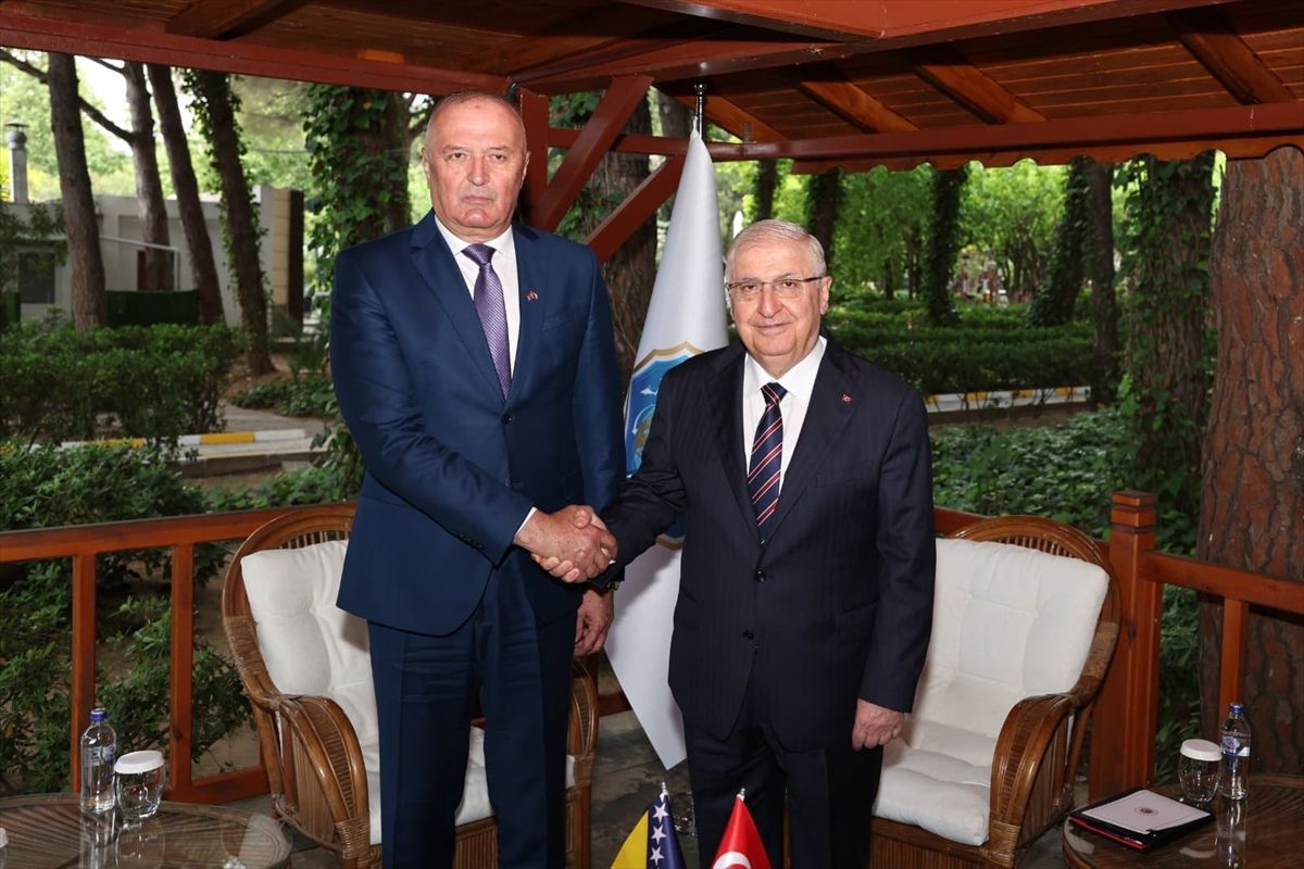 Bakan Güler, Bosna Hersekli mevkidaşı Helez ile görüştü