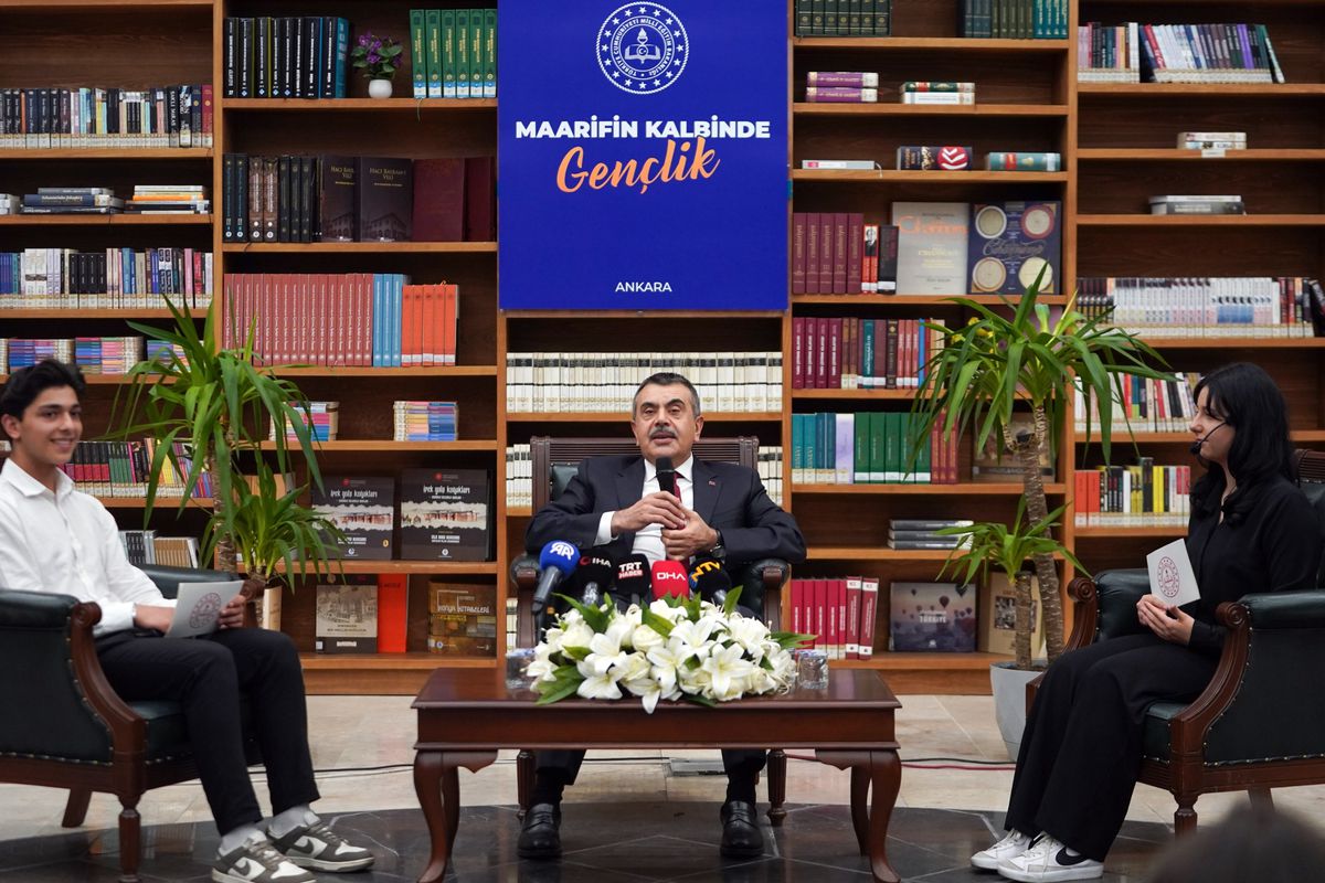 Milli Eğitim Bakanı Tekin’den öğrencilere müfredat ve YKS açıklamaları