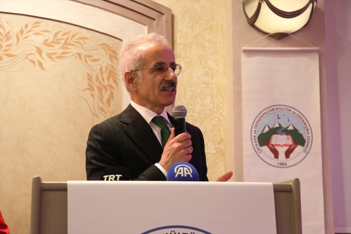 Bakan Uraloğlu: Gençleri milli duygularla donatmalıyız