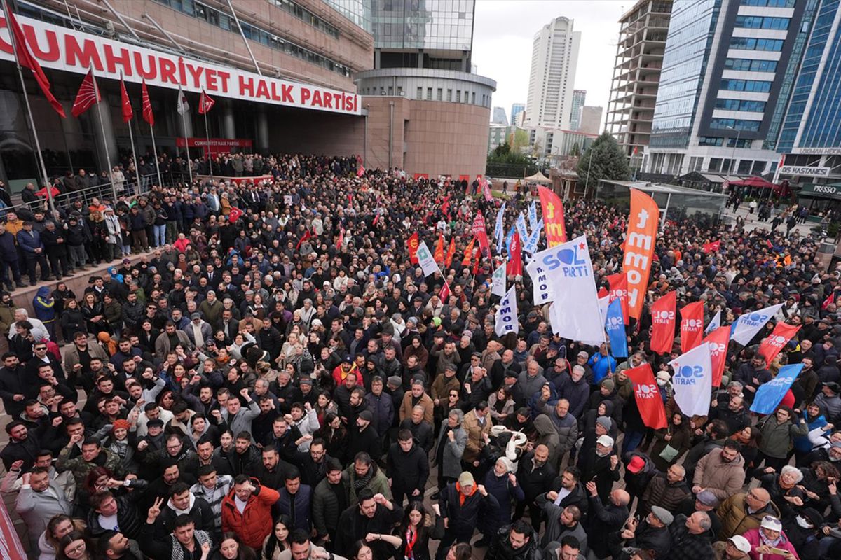 CHP'li eski vekilden partisine salvolar: Hırsızın partisi olmaz