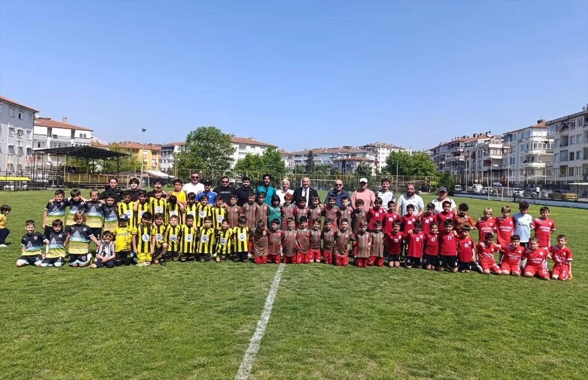 Çınarcık'ta futbol turnuvası düzenlendi