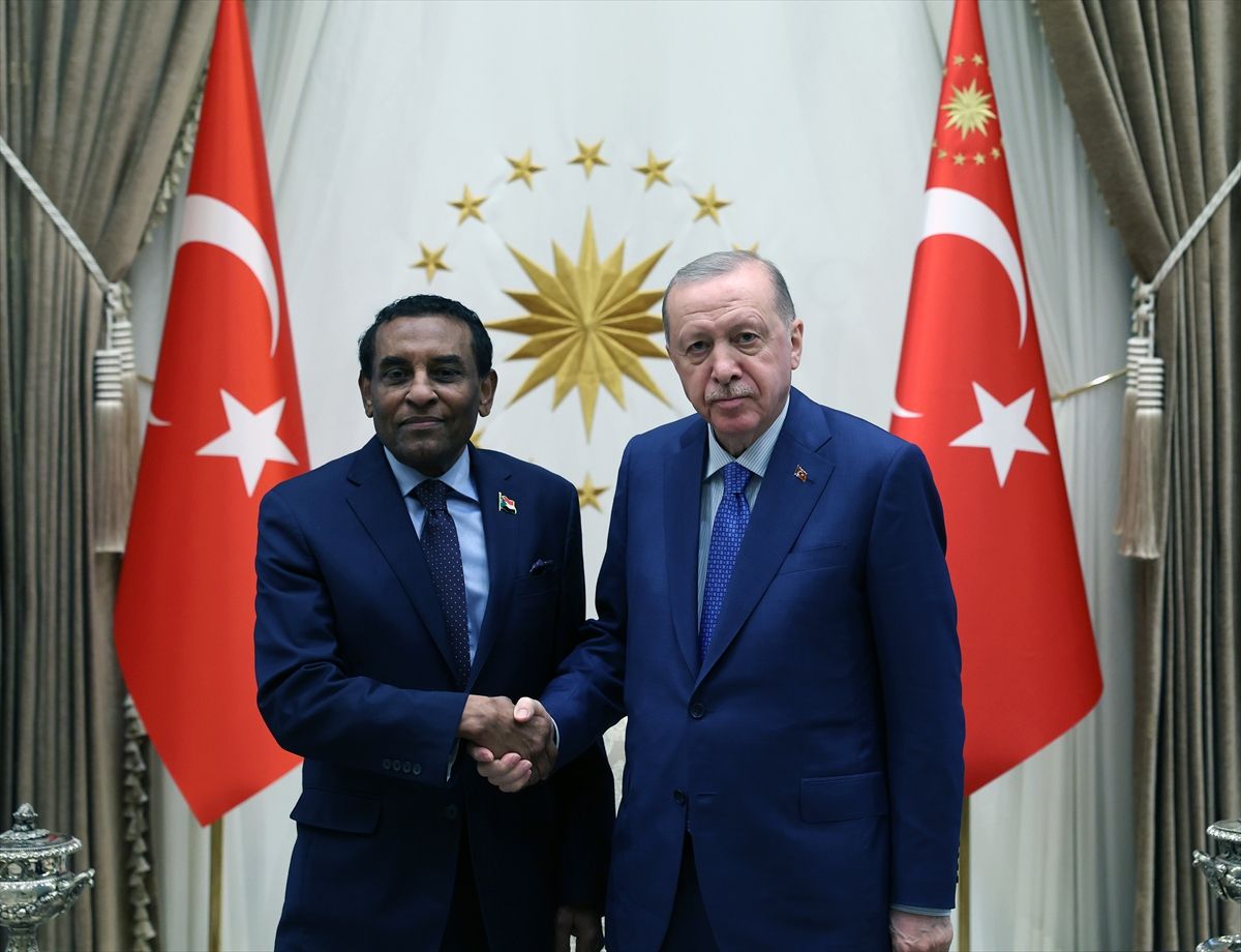 Erdoğan Sudan Başbakanı'nı kabul etti