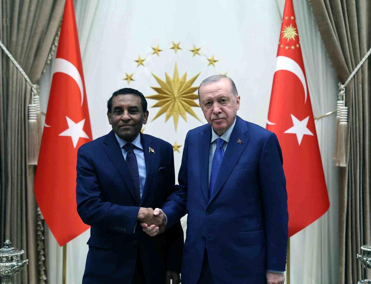 Erdoğan, Sudan Başbakanı Kamil İdris'i kabul etti
