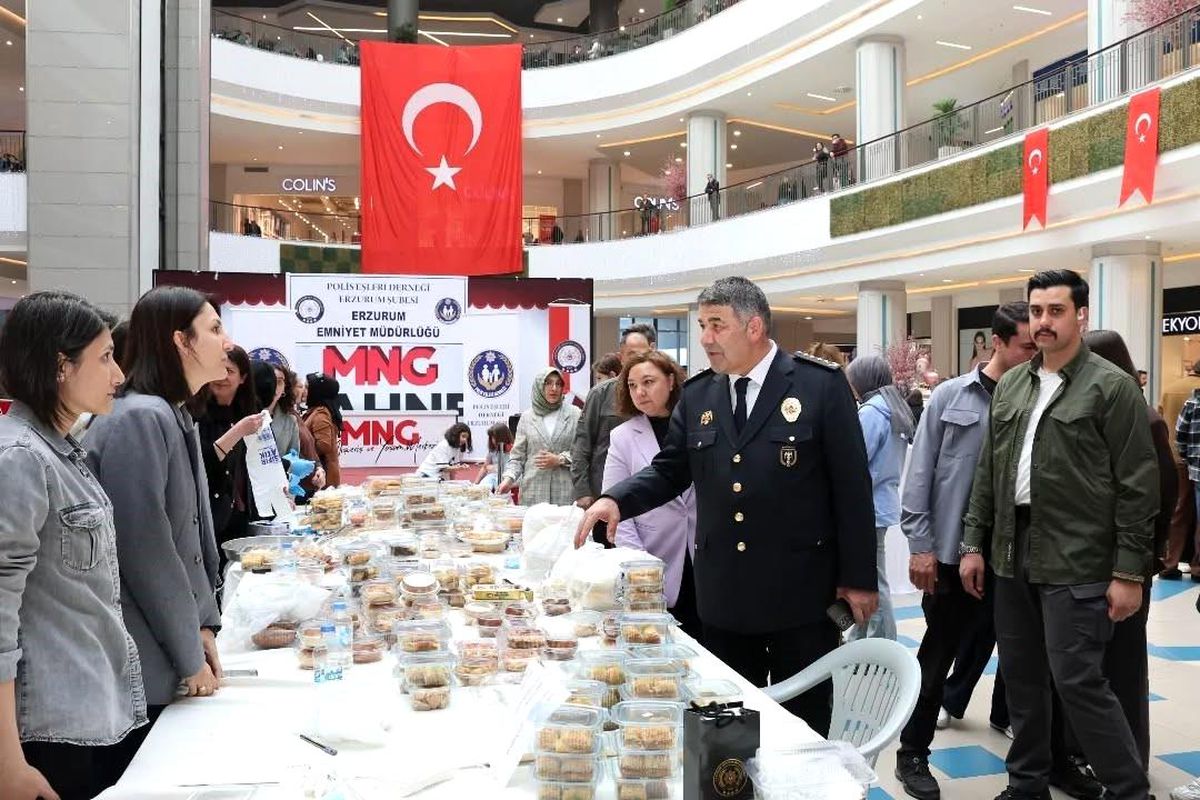 Erzurum'da emniyet mensuplarının eşlerinden hayır çarşısı