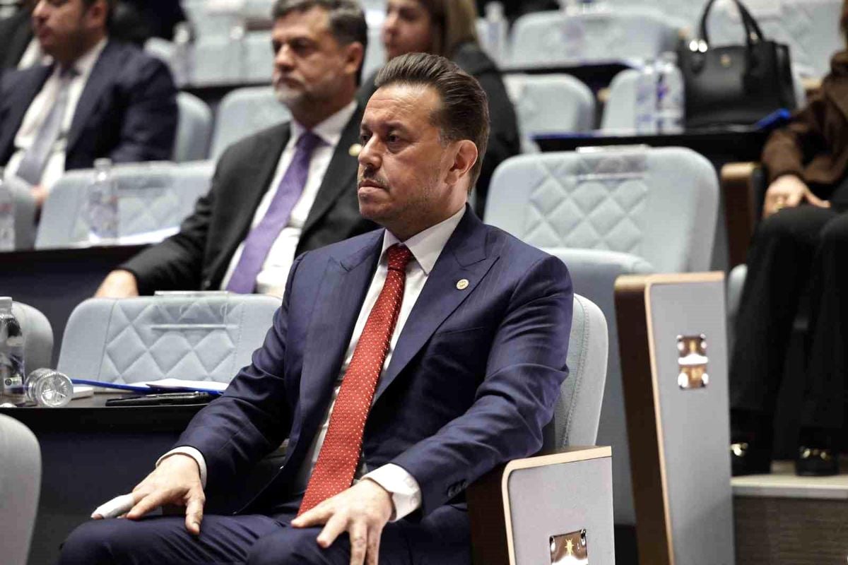 AK Parti MKYK Toplantısı'nda Gündem Yine Millet Oldu