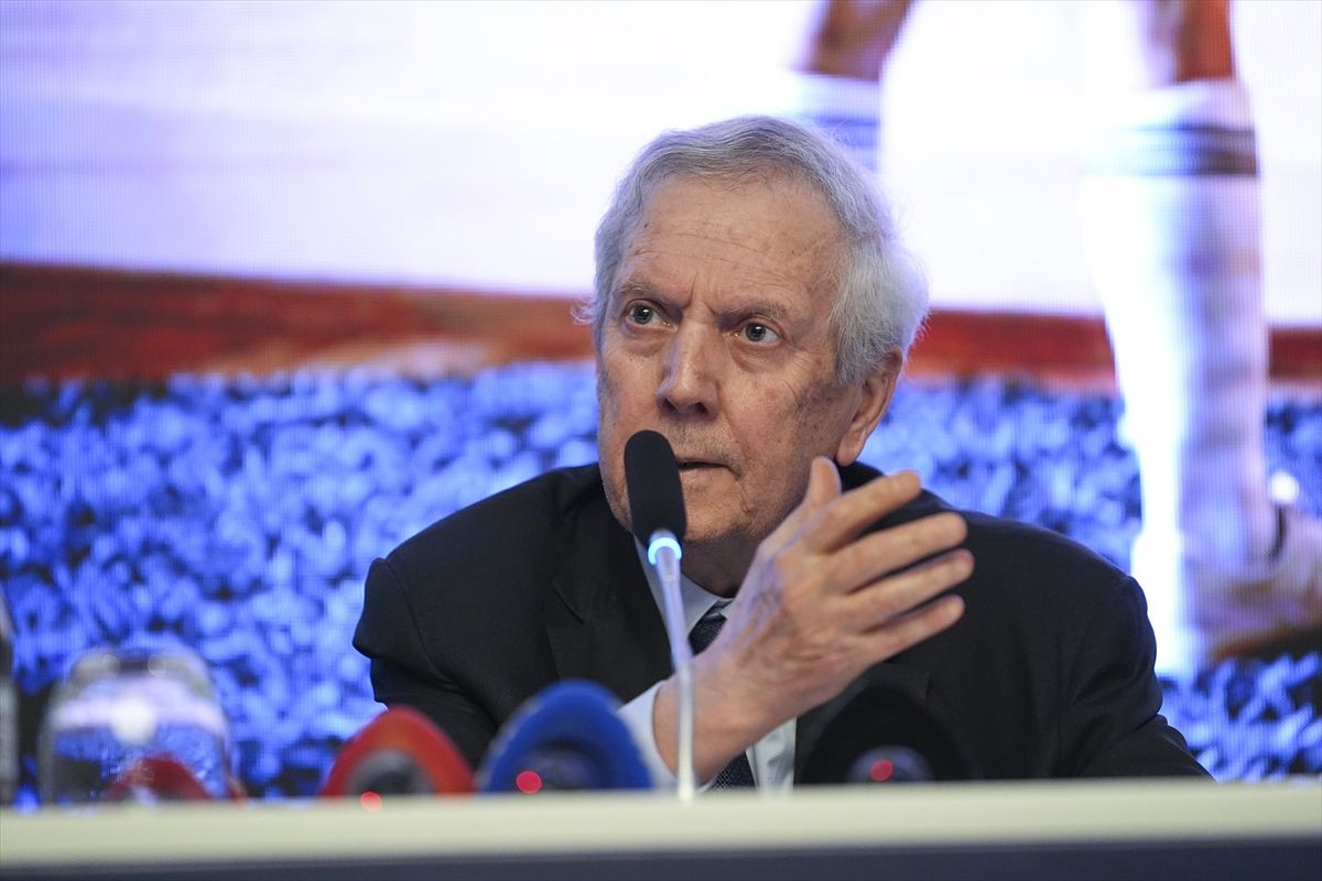 Aziz Yıldırım: Şampiyon Olup Önümüzü Açmalıyız