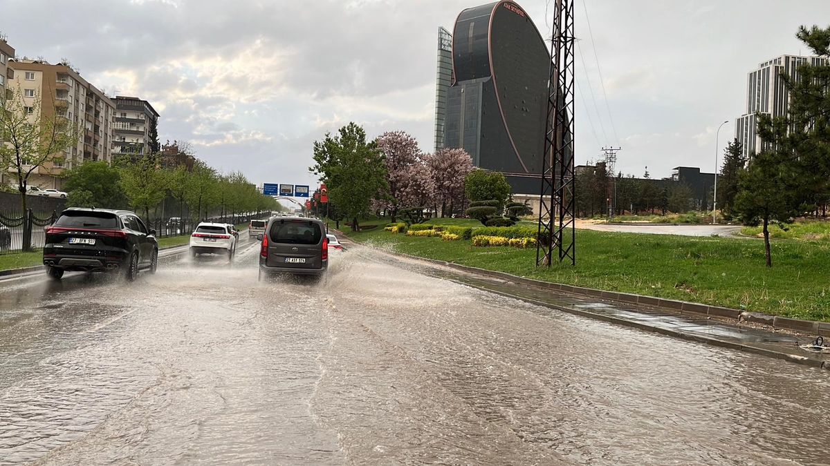 Gaziantep'te sağanak etkili oldu
