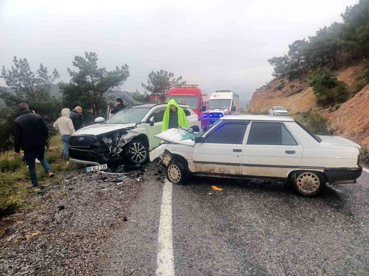 Havran'da iki otomobil çarpıştı: 1 yaralı