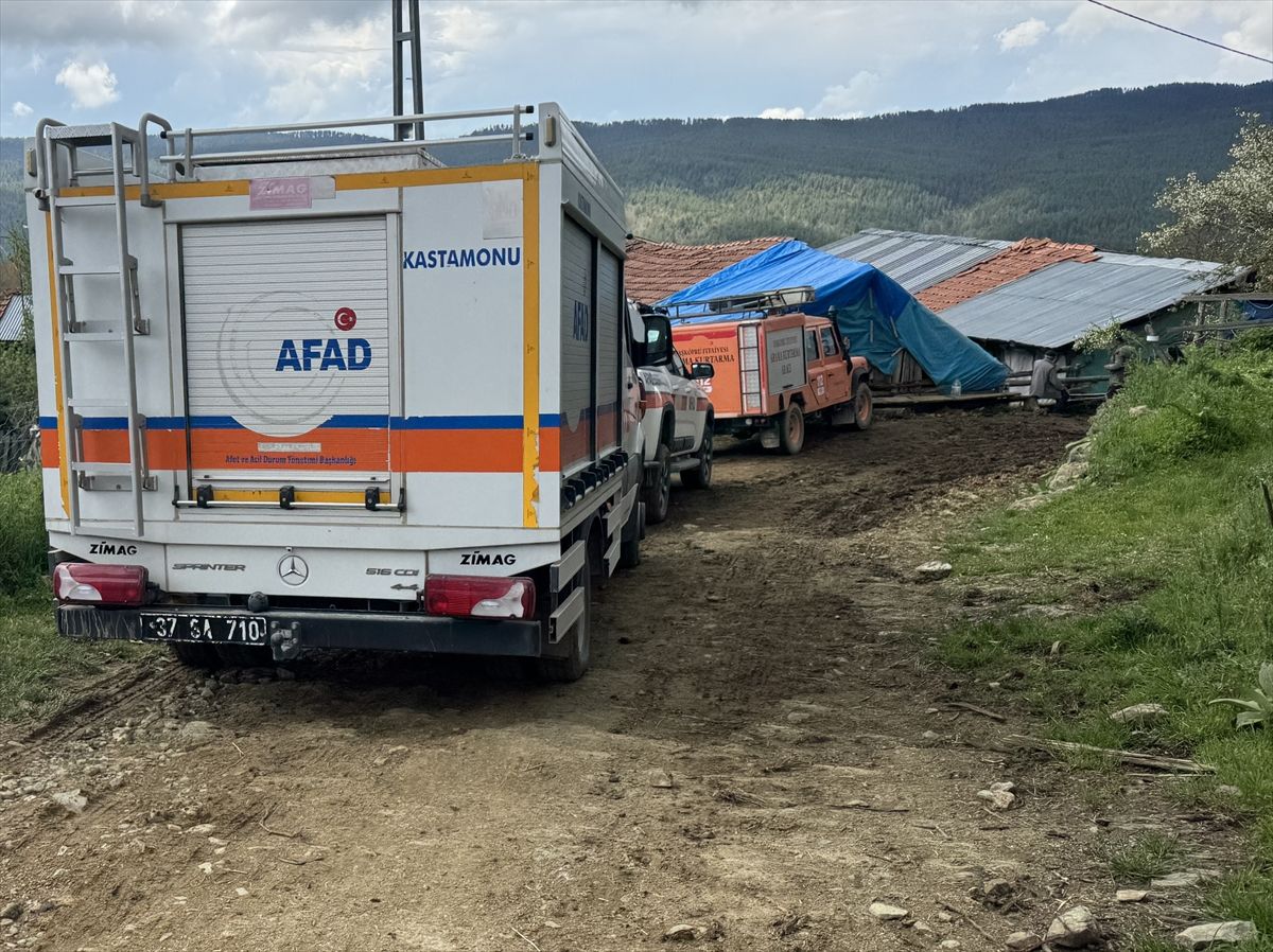 Kastamonu'da çöken ahırın enkazı altında kalan kadın ağır yaralandı
