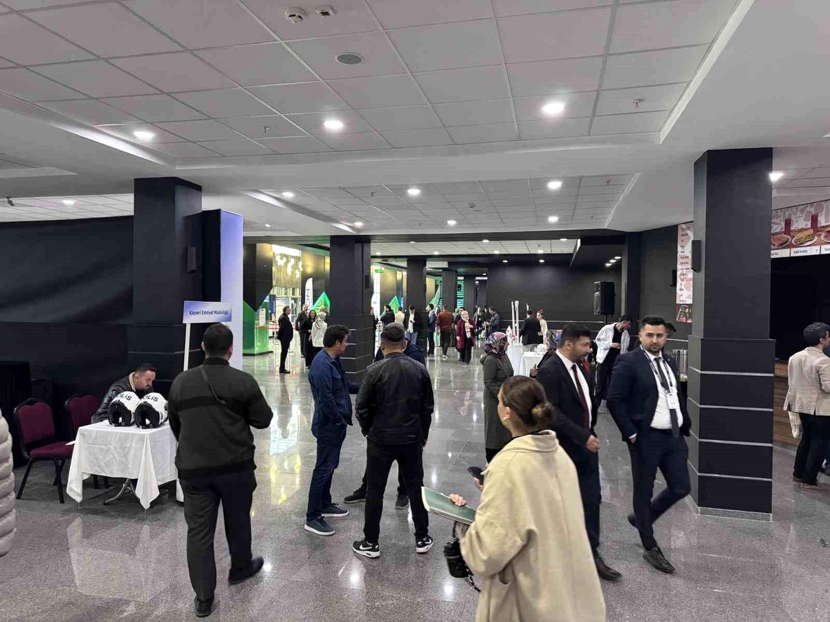 Kayseri'de bin 500 işsiz işverenle buluştu