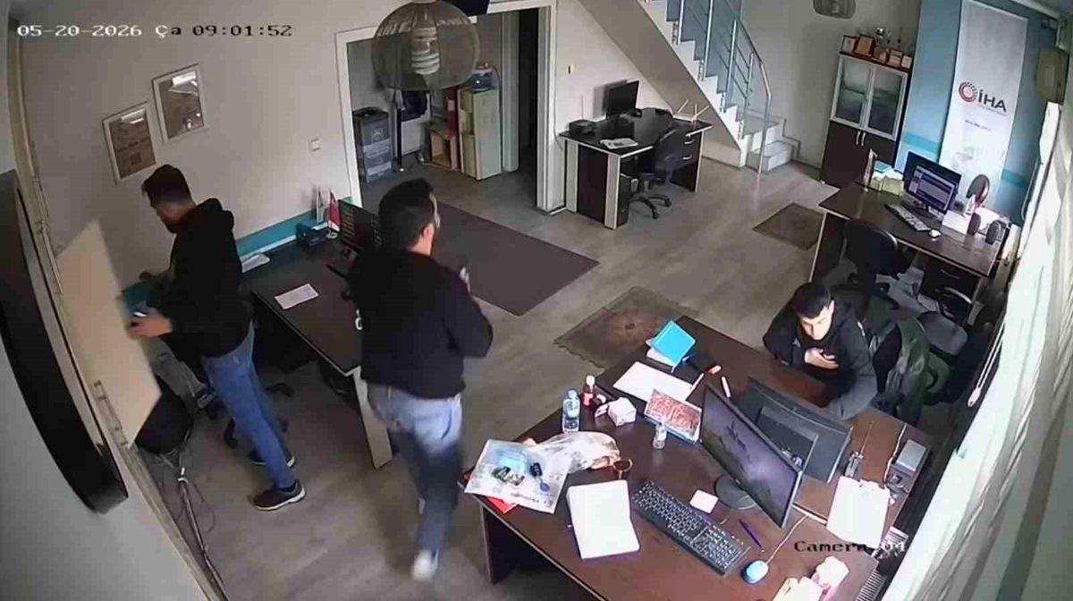 Kayseri'de deprem anı kamerada