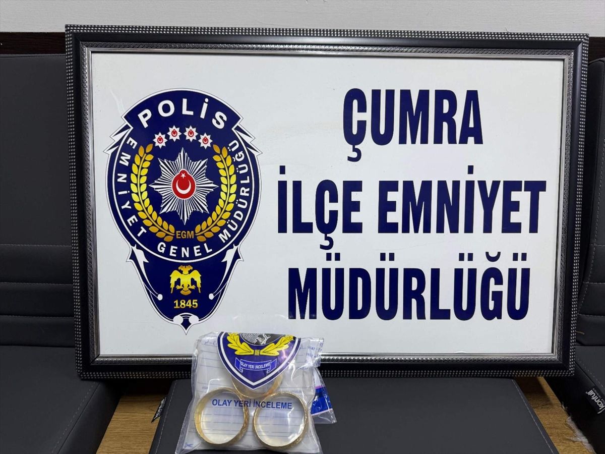Konya'da altın bilezik ve bağış kutusu çalan şüpheli tutuklandı
