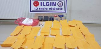 Konya'da araçlarında uyuşturucu bulunan 3 zanlı tutuklandı