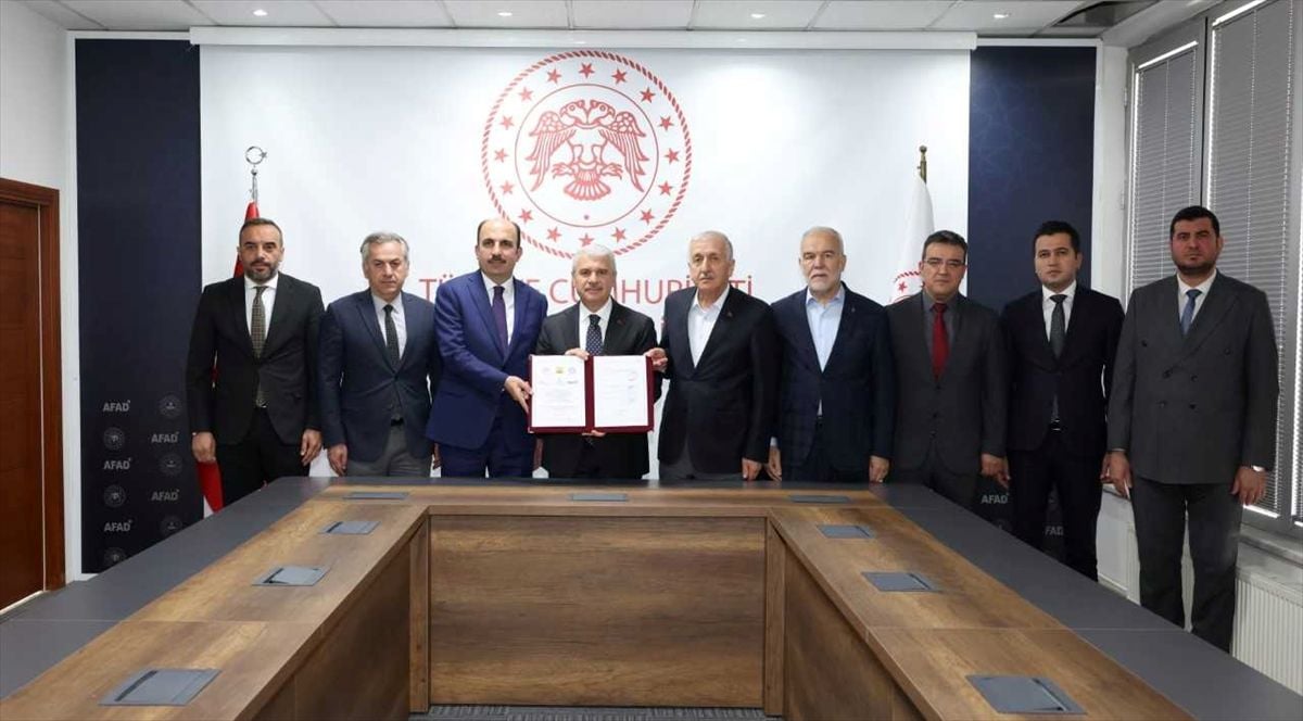 Konya'da iş dünyası ile öğrencileri buluşturacak fuar için imzalar atıldı