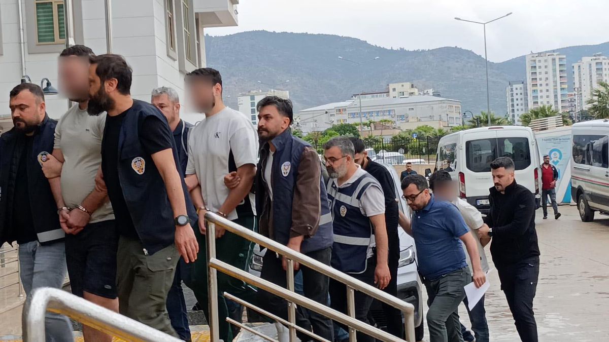 Kozan'da 5 cinayet şüphelisi adliyeye sevk edildi
