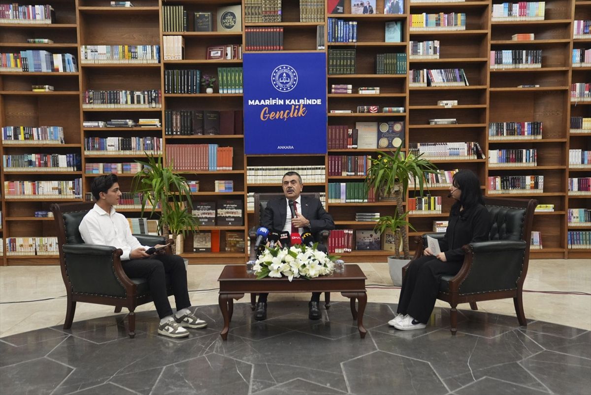 Bakan Tekin: Üniversite sınavındaki tüm sorular ders kitaplarından çıkacak