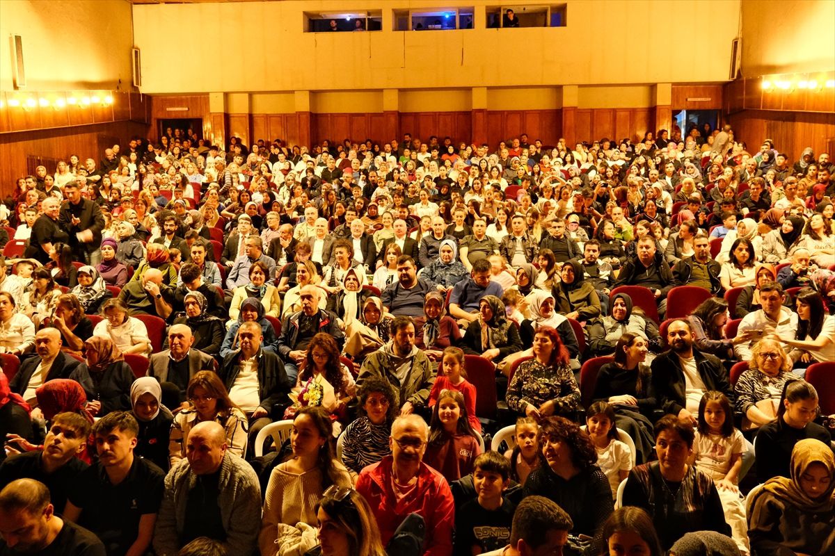 Milli Mücadele'nin kahramanlık ruhu Çorum'da dans ve müzikle anlatıldı