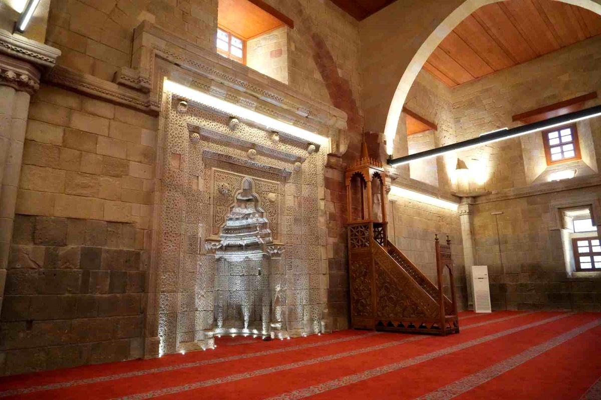 Niğde'nin tarihi mirası Sungurbey Camii'nde restorasyon tamamlandı