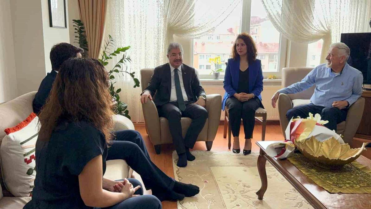 Ödüllü İşitme Engelli Çifte Vali Ziyareti