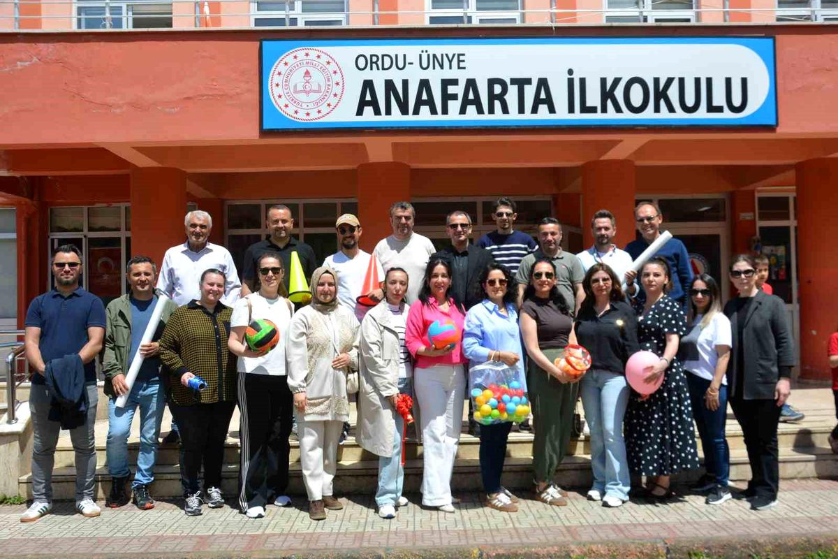 Ordu'da veliler ve öğretmenler aynı parkurda yarıştı